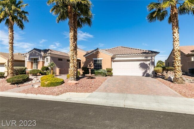 Photo - LUXURIOUS SINGLE STORY IN AGE RESTRICTED 5...