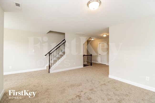 Photo - 2207 Talon Dr