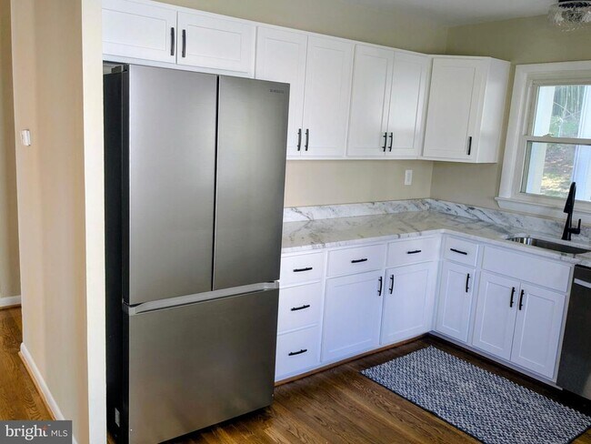 Photo - 4707 Mangum Rd