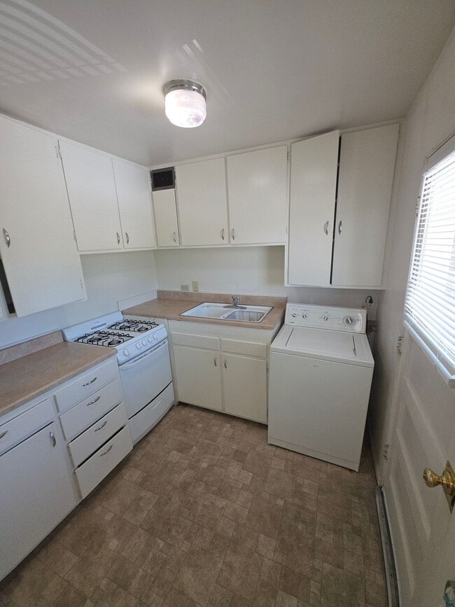 Photo - 1362 Elm Ave
