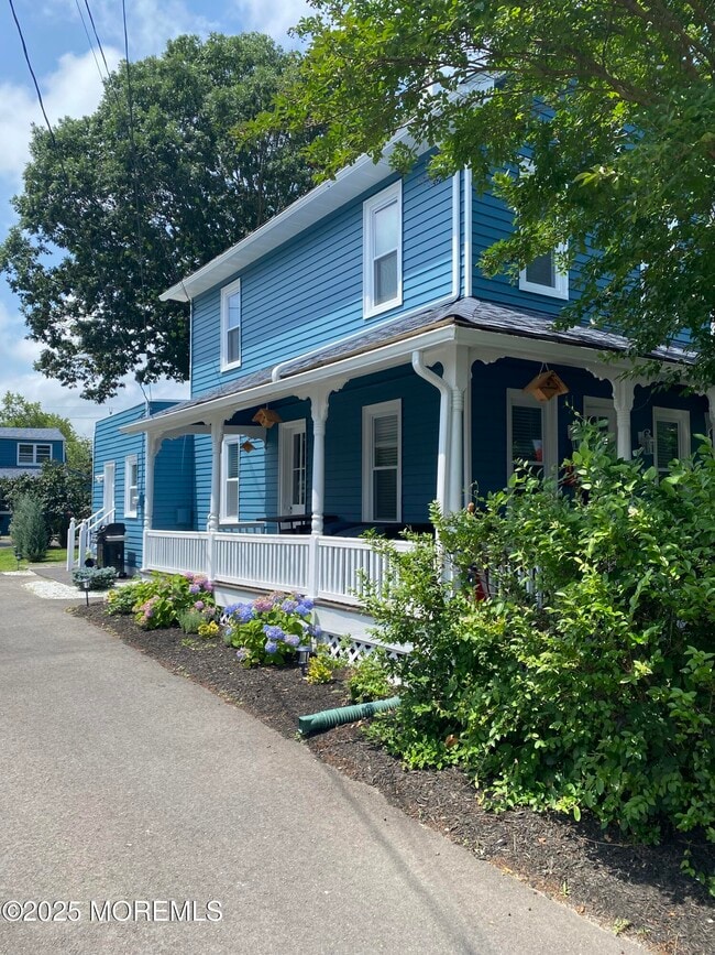 Photo - 1719 Beverly Ave