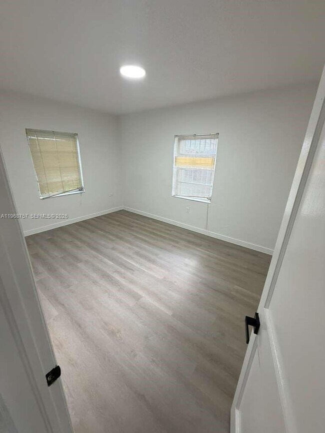 Photo - 4000 SW 16th Terrace Unidad 4010