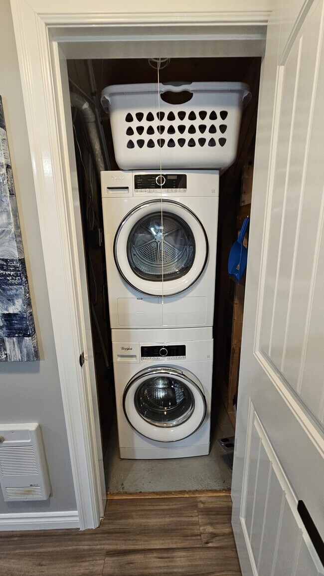 Photo - 5741 Shawnigan Dr