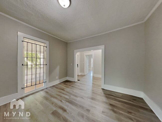 Photo - 117 Thayer Ave SE