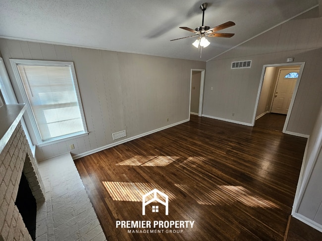 Photo - 2942 S.Mendenhall Road