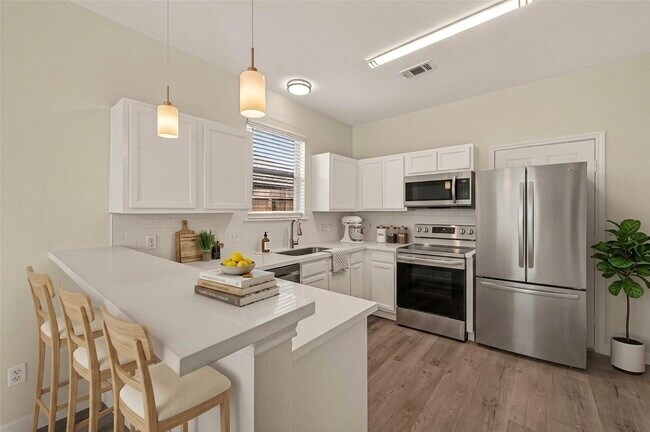 Building Photo - 5511 Bear Paw Cir