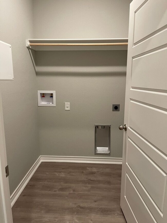 Photo - 4 bed 2 bath 2 car garage Frenship ISD!