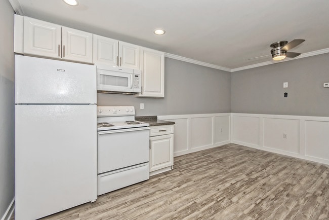 Photo - 1102 N Hillside Dr