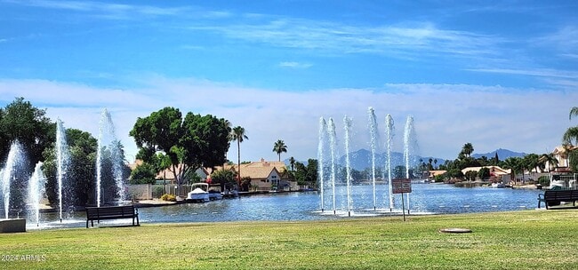 Building Photo - 10945 W Poinsettia Dr