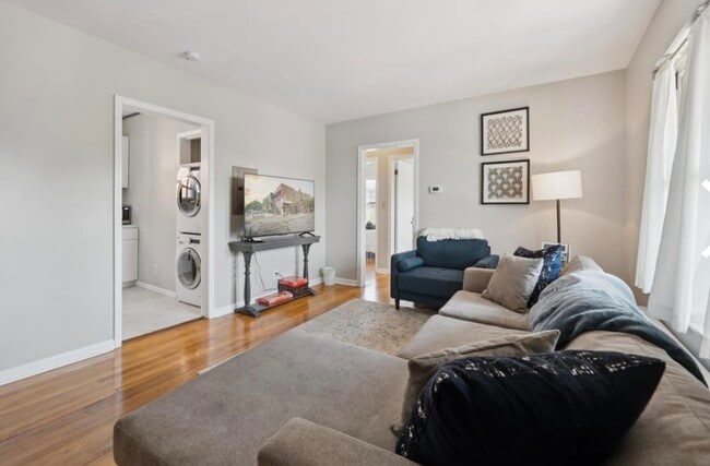 Photo - 100 S Ann Arbor St Unit 2