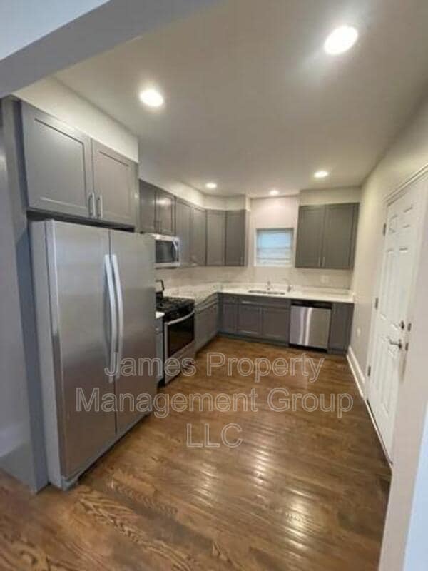 Photo - 5920 N Artesian Ave Unidad # 2
