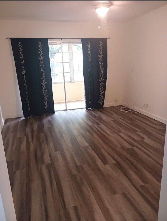 Photo - 301 Cambridge Rd Unit 109