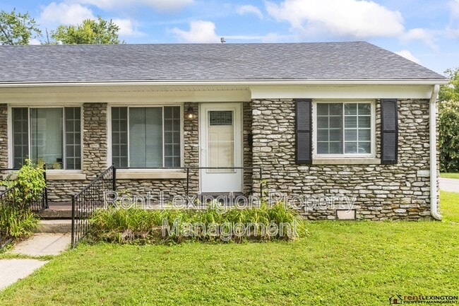 Building Photo - 541 Sheridan Dr