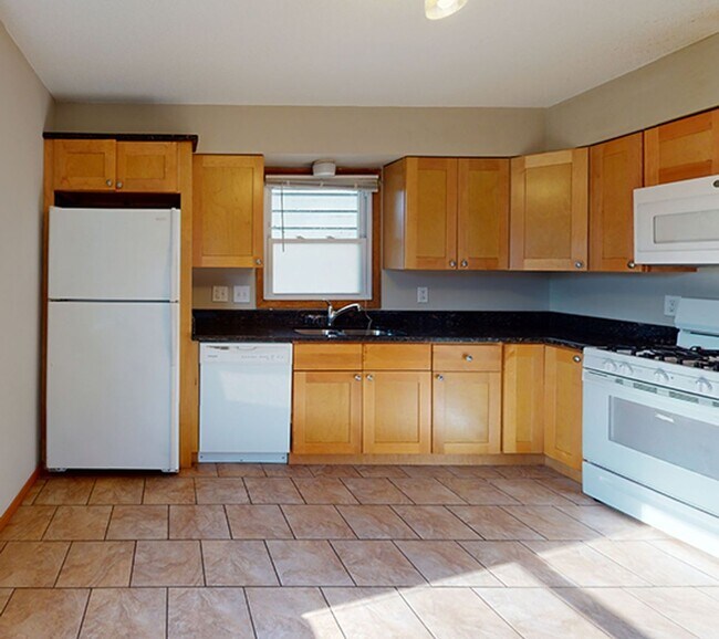 Building Photo - 1201 Como Ave SE Unit 1 Rental