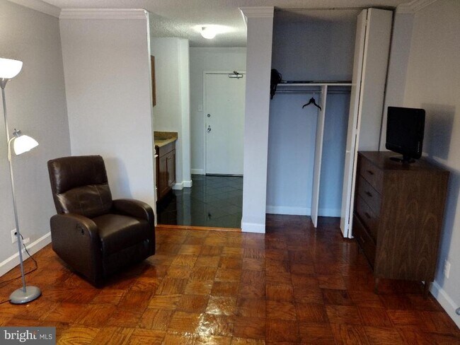 Building Photo - 5500 Friendship Blvd Unit 1805N