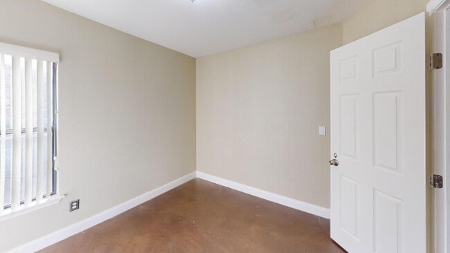 Photo - 904 Purple Martin Ct