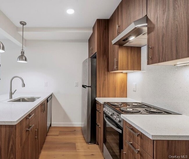 Building Photo - 62-85 60th St Unit 2