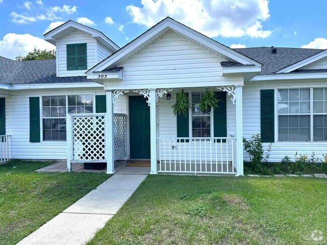 Building Photo - 303 Loveland Cir Rental
