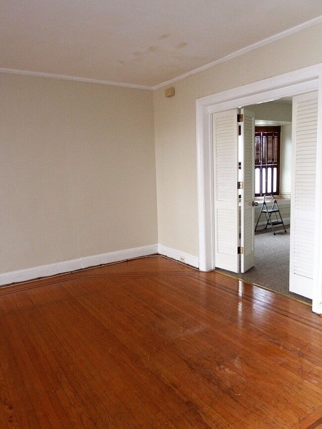 Photo - 1018 E 36th St Unit 1018 E 36th st #1