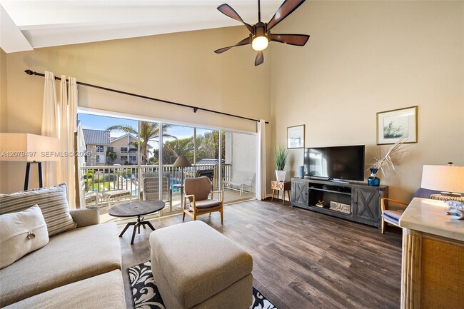 245 NE MacArthur Blvd Unit 17