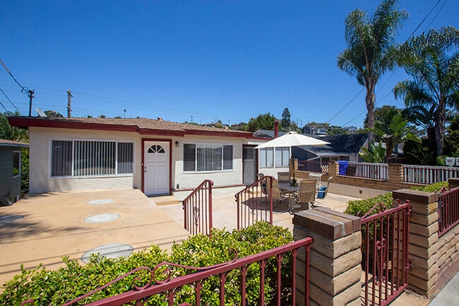 Building Photo - 3536 Wawona Dr