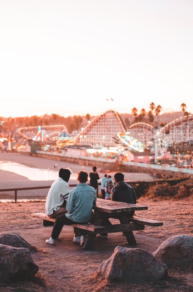 Santa Cruz Boardwalk - San Lorenzo Apartments