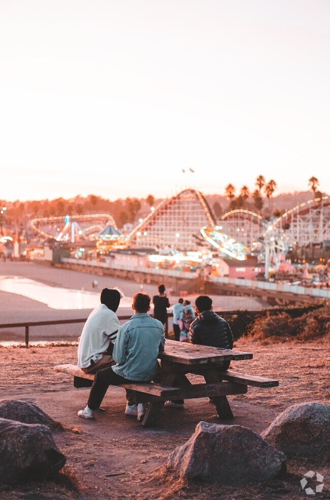 Santa Cruz Boardwalk - The Sands Rental