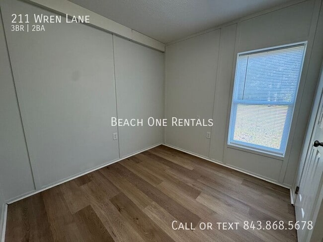 Photo - 211 Wren Ln