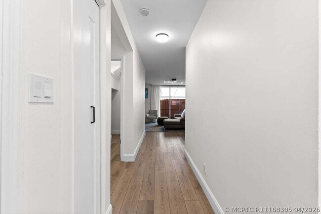 Photo - 801 NE 1st St
