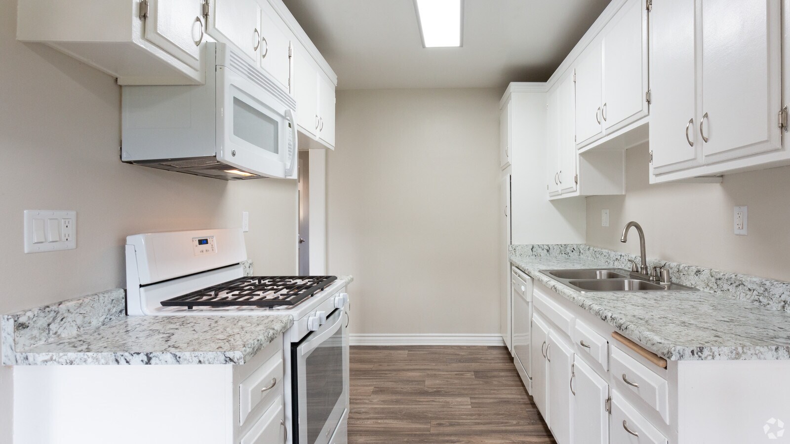 Map Of Apartments Near Me Fairway Village Apartments For Rent In Anaheim Ca Forrent Com