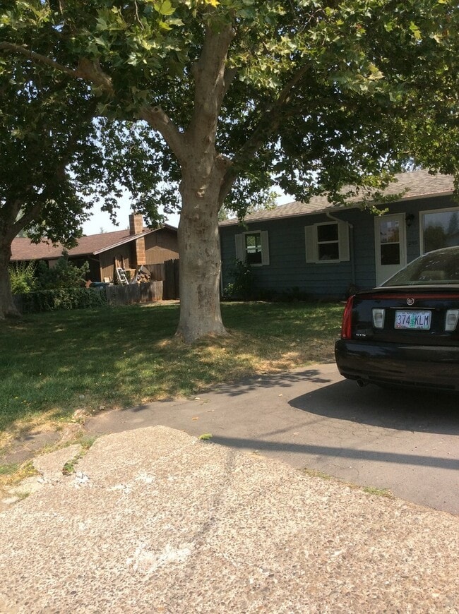 285 Clover Ln