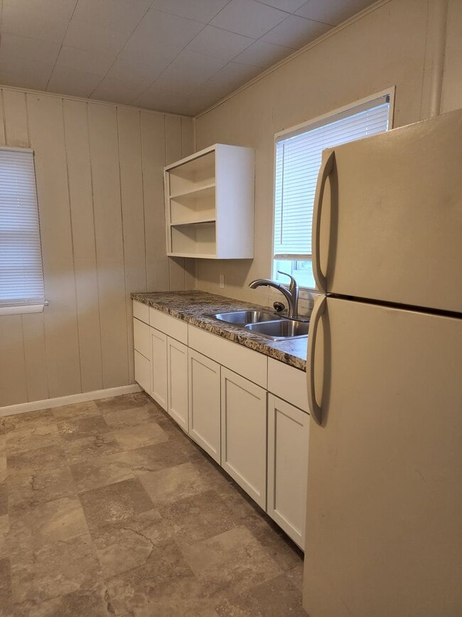 Photo - Ames Ct (KC-AM)