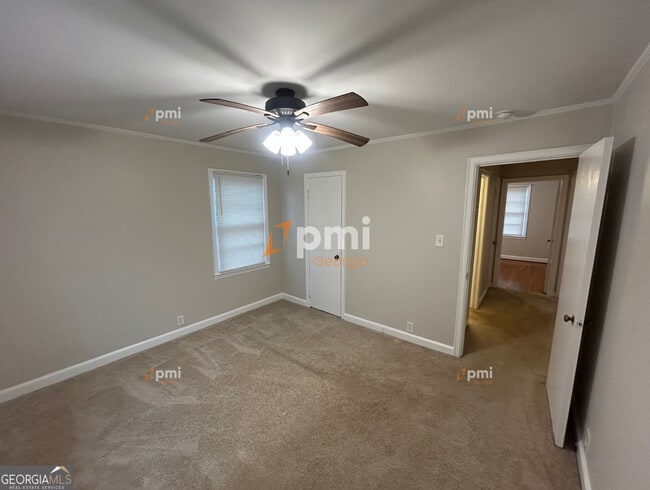 Photo - 1463 Beatty St