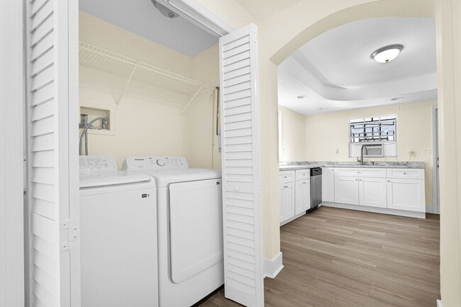 Photo - 511 NW 44th St Unit 1