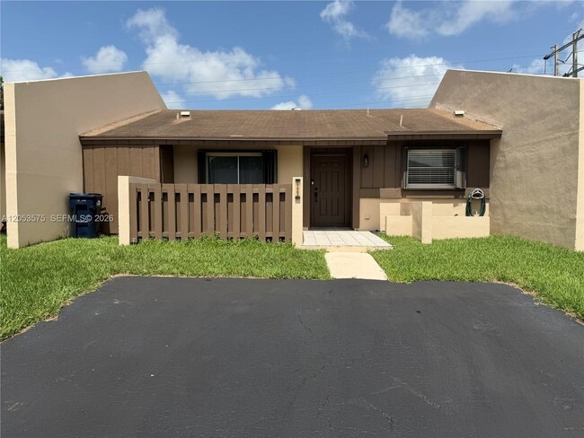 Building Photo - 11002 SW 125th Ct