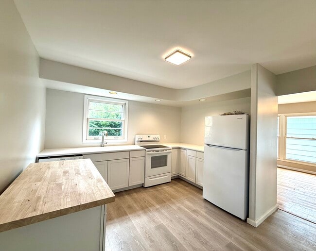 Photo - 1917 S Harding Dr