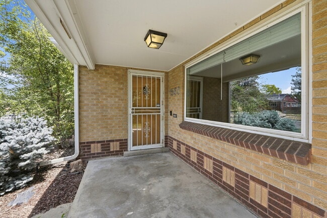 Building Photo - $2,400.95 with $300 off the first month's rent, 2 Beds - 1 Bath, Single Family Home in Denver wit...