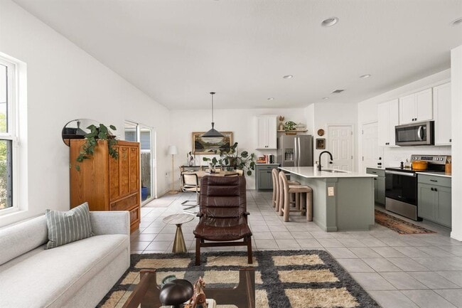 Photo - 6702 Routenburn St