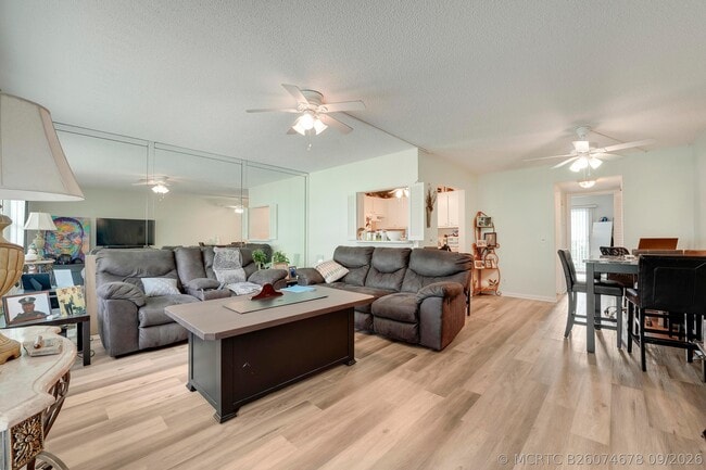 Photo - 146 Mansfield D