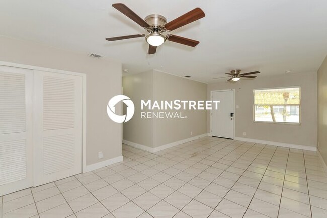 Photo - 3 Bedroom Pet-Friendly Home in BRADENTON, FL with Main Street Renewal