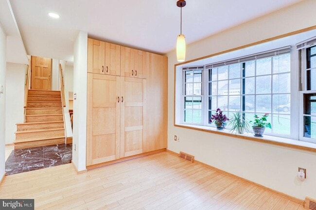 Photo - This elegant and unique three-level split ...