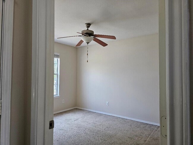 Photo - 6727 Stonecross Creek Ln