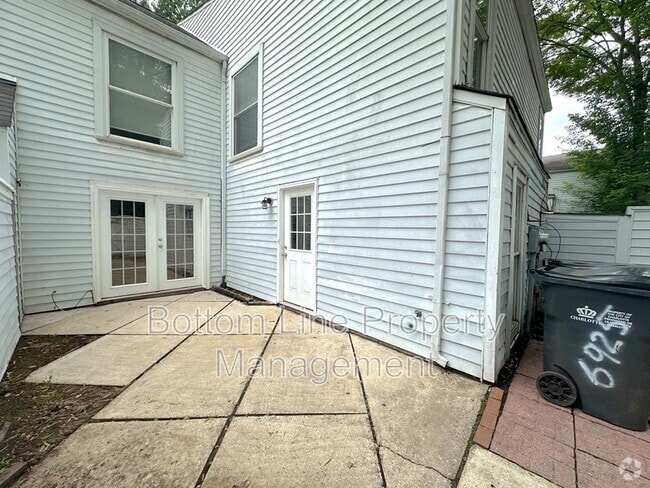 Building Photo - 6925 Stonington Ln Rental