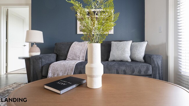 Photo - 2825 Main St Unidad 927