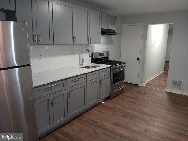 Building Photo - 1012 Potter St