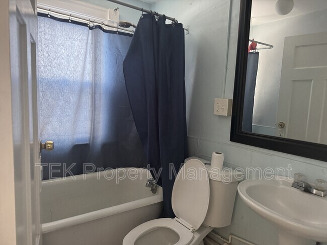 Photo - 105-107-107 Bidwell Terrace