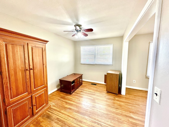 Photo - 601 Lynn Terrace