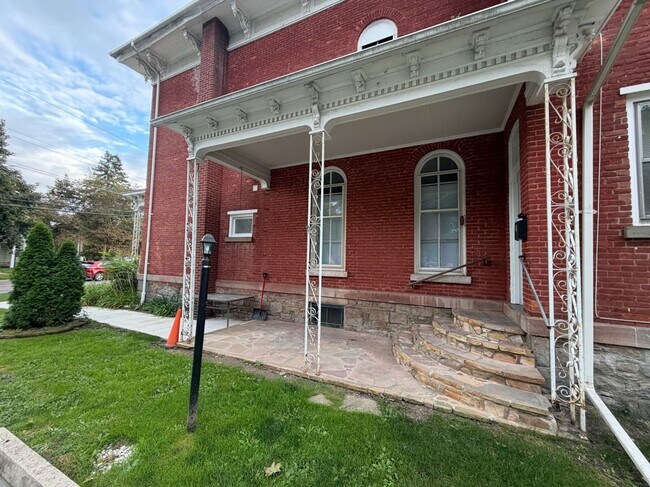 210 Locust St Unidad 1