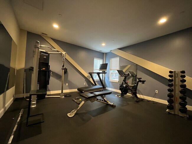Photo - 2 Everett Sq Unidad 201 Rental
