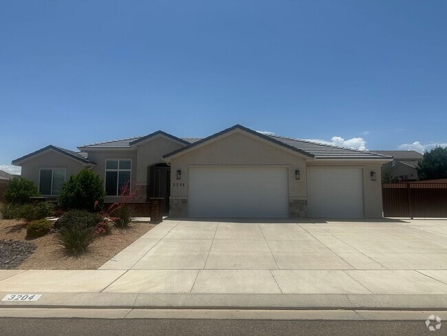 Building Photo - Custom 3 bed plus Office Single Story. Cri... Rental